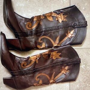 Vintage brown bronze white mountain boots